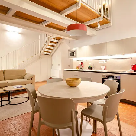 Hermathena Apartment